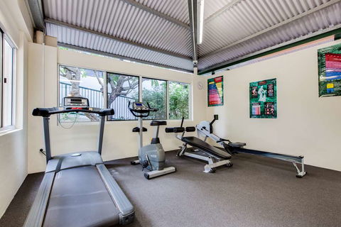 Central Cosmo Apartments - Accommodation Adelaide 7