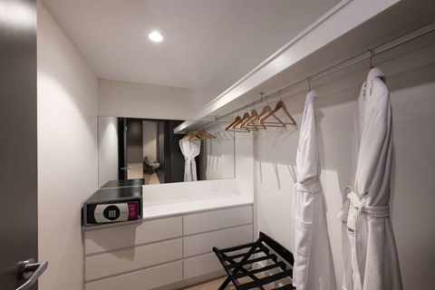 Hilton Adelaide - Accommodation Adelaide 16