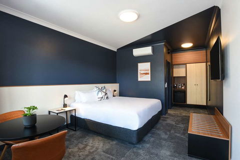 HotelMOTEL - Accommodation Adelaide 4