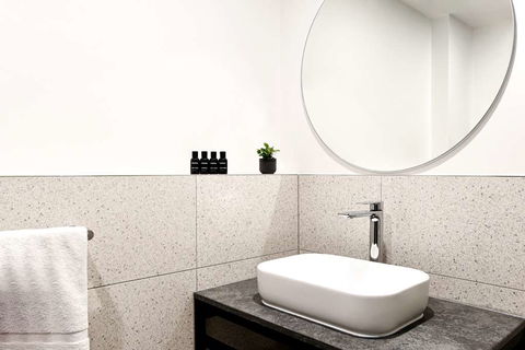 HotelMOTEL - Accommodation Adelaide 9