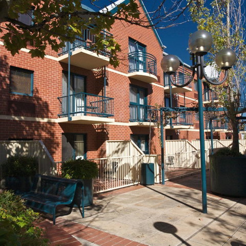 BreakFree Adelaide on Hindley - Accommodation Adelaide 1