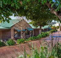 Quality Suites Banksia Gardens - Accommodation Adelaide