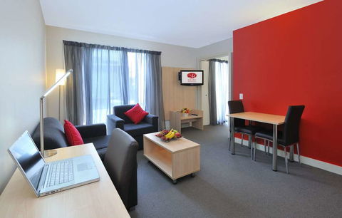 Metro Apartments On Bank Place - Accommodation Adelaide 5