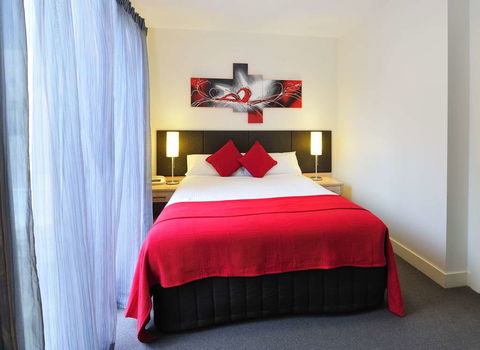 Metro Apartments On Bank Place - Accommodation Adelaide 6