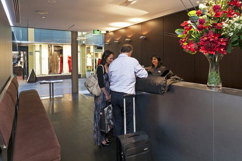 Hotel Causeway - Accommodation Adelaide 1