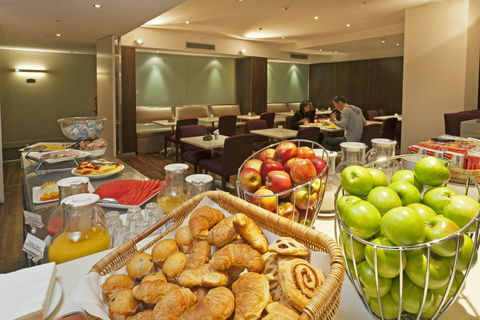 Hotel Causeway - Accommodation Adelaide 3