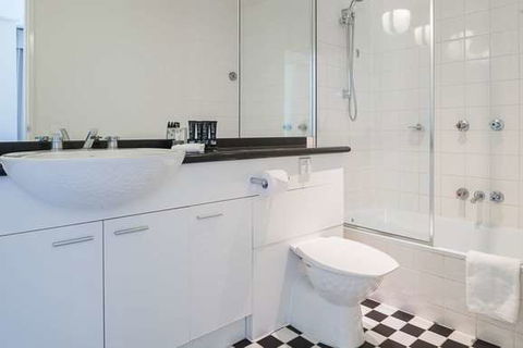 Mantra On Jolimont - Accommodation Adelaide 3