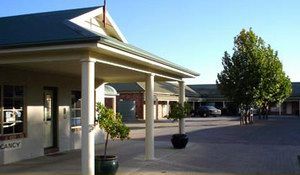 Cowra NSW Accommodation Adelaide