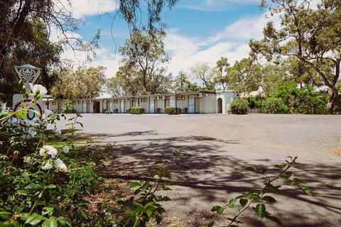 Artesian Spa Motor Inn - Accommodation Adelaide 1