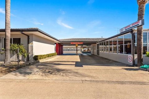 Econo lodge Moree Spa Motor Inn - Accommodation Adelaide 1