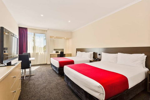 Quality Hotel Manor - Accommodation Adelaide 2
