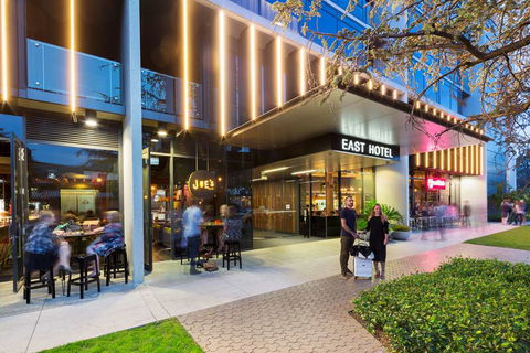 East Hotel - Accommodation Adelaide 1