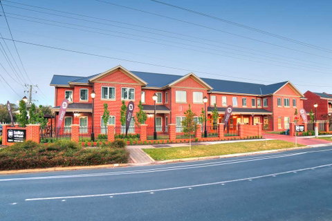 Best Western Plus Bolton on the Park - Accommodation Adelaide 0