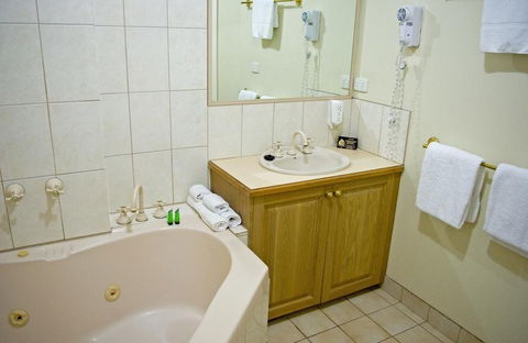 Admiralty Inn - Accommodation Adelaide 2