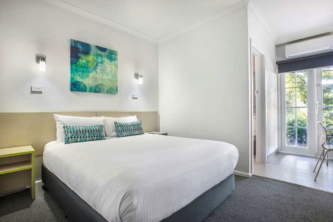 Skyways Hotel - Accommodation Adelaide 2