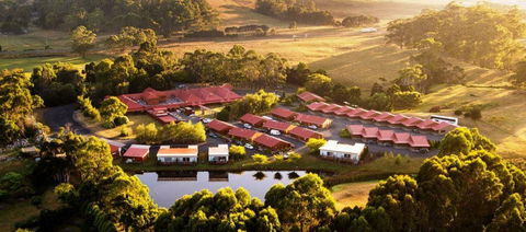 Tall Timbers - Accommodation Adelaide 0