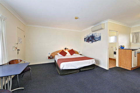 Boulevard Lodge - Accommodation Adelaide 0