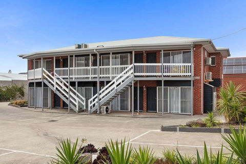 Comfort Inn, The International - Accommodation Adelaide 1