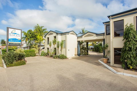 Coral Cay Resort Motor Inn - Accommodation Adelaide 0