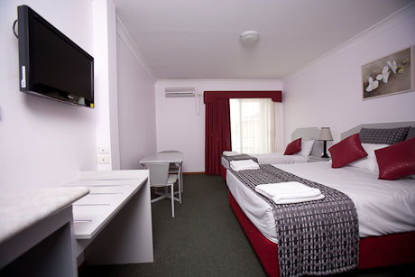Hume Villa Motor Inn - Accommodation Adelaide 1