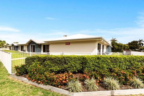 Econo Lodge Beachside - Accommodation Adelaide 1