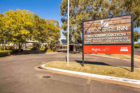Macquarie Inn - Accommodation Adelaide 0