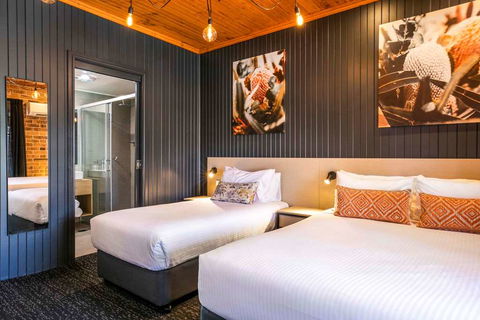 Macquarie Inn - Accommodation Adelaide 2