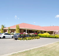 Pines Country Club Motor Inn - Accommodation Adelaide