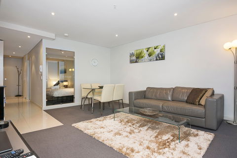 Astra Apartments Perth - Accommodation Adelaide 6