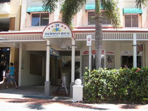 Macrossan House Boutique Holidays Apts - Accommodation Adelaide 1