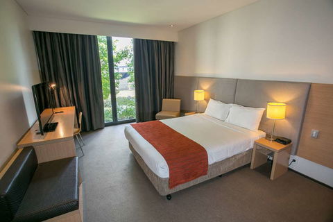 Alpha Hotel Eastern Creek - Accommodation Adelaide 2