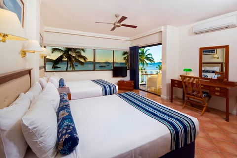 Coral Sea Resort - Accommodation Adelaide 1