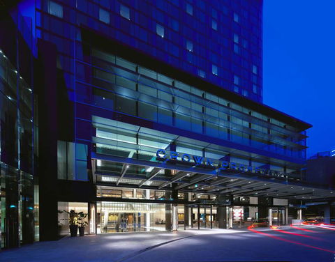 Crown Promenade Hotel - Accommodation Adelaide 0