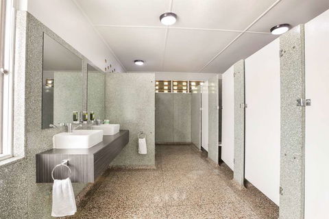 Camp Hill Hotel - Accommodation Adelaide 1