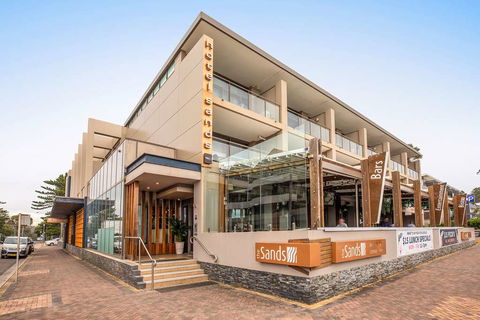 Narrabeen Sands Hotel By Nightcap Plus - Accommodation Adelaide 1