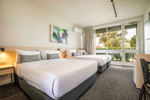 Nightcap At Seaford Hotel - Accommodation Adelaide 6