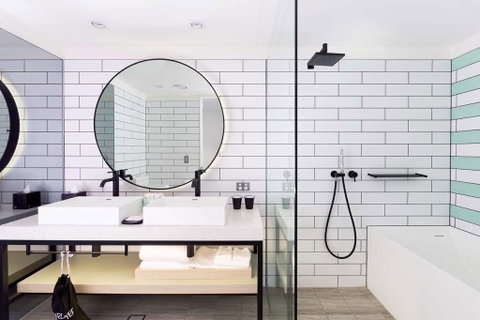 QT Bondi - Accommodation Adelaide 8
