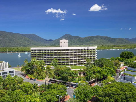Hilton Cairns - Accommodation Adelaide 2