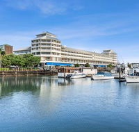 Shangri-La Hotel The Marina - Accommodation Adelaide