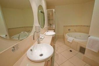 Piermonde Apartments, Cairns - Accommodation Adelaide 15