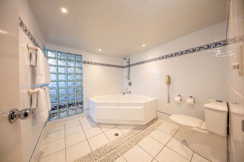 DoubleTree By Hilton Cairns - Accommodation Adelaide 9