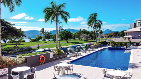 Holiday Inn Cairns Harbourside - Accommodation Adelaide 7