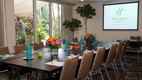 Holiday Inn Cairns Harbourside - Accommodation Adelaide 8