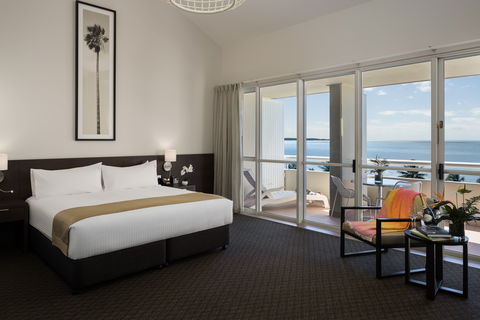 Holiday Inn Cairns Harbourside - Accommodation Adelaide 15