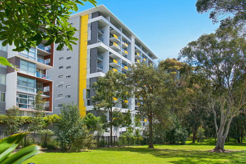 Astra Apartments MacQuarie Park - Accommodation Adelaide 0