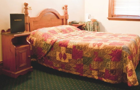O'Malleys Hotel - Accommodation Adelaide 1
