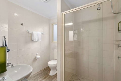 Caboolture Central Motor Inn, SureStay Collection - Accommodation Adelaide 9