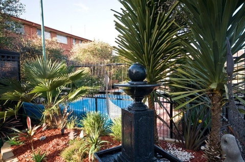 Country Plaza Queanbeyan - Accommodation Adelaide 2