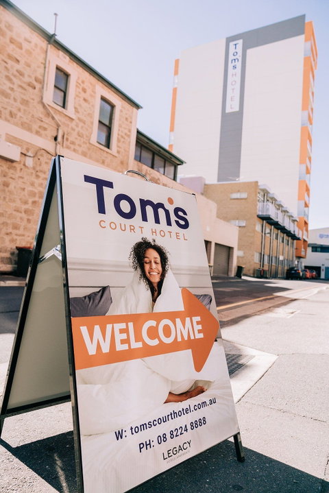 Tom's Court Hotel - Accommodation Adelaide 2