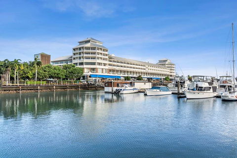 Shangri-La Hotel, The Marina - Accommodation Adelaide 0
